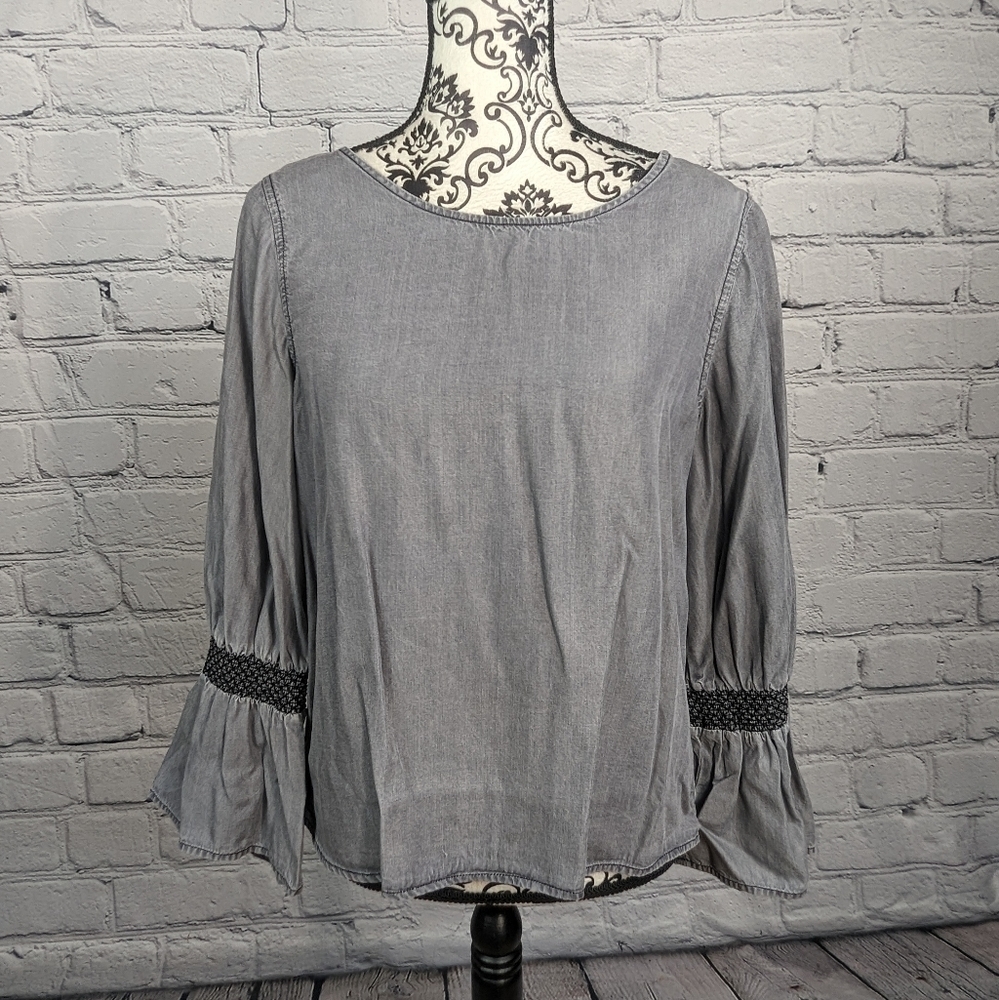 Gap Women's Long Flare Sleeve Chambray Size Medium popover Top Keyhole Back b12